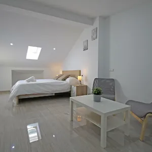  Apartamento Esparteros 6, Estudios